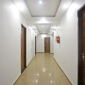 Hotel Super Townhouse Cloud Bay, Near Genpact, Sector-69,, Gurgaon
