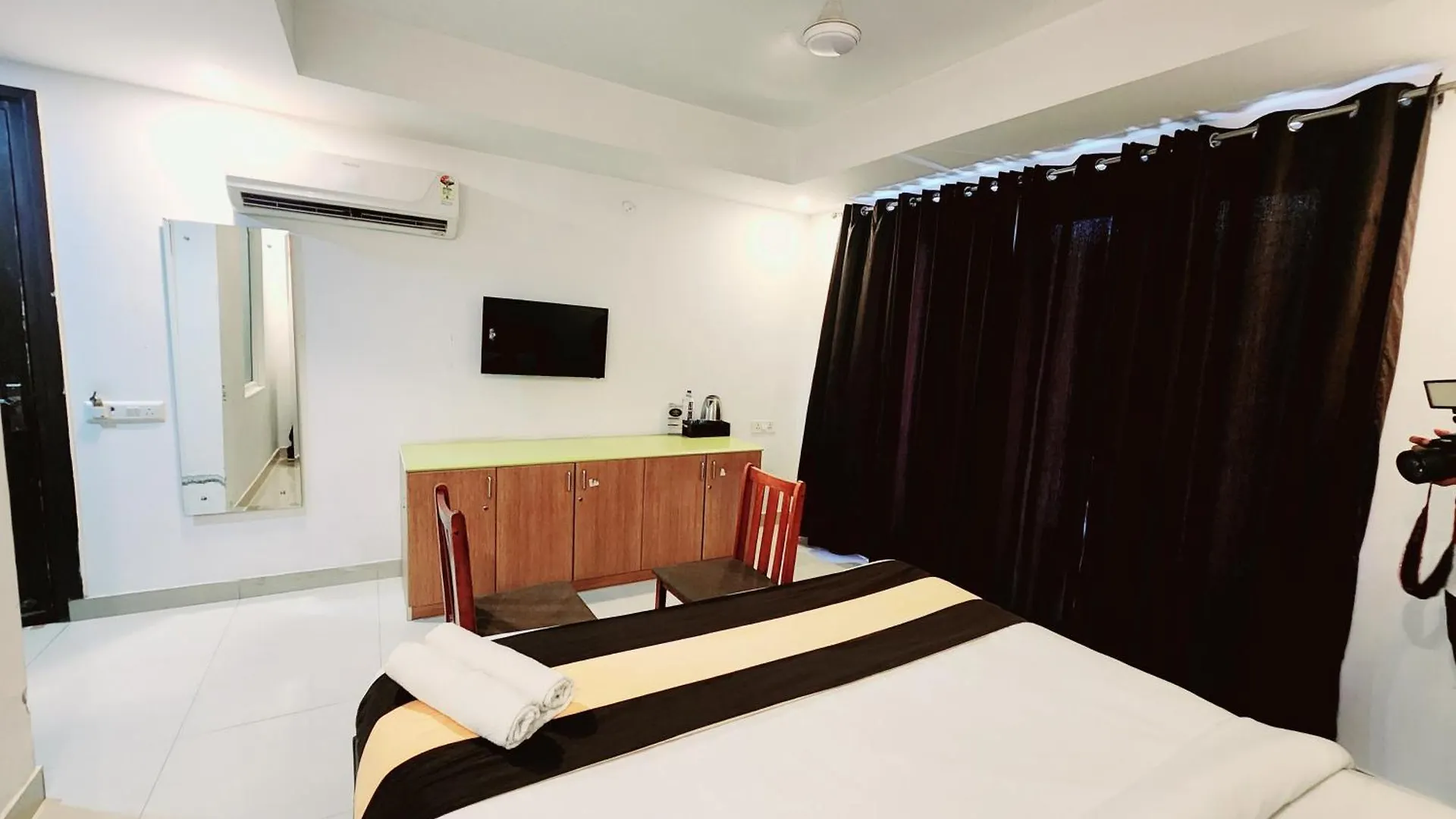 Tipsyy Inn 007 Gurgaon Guest house