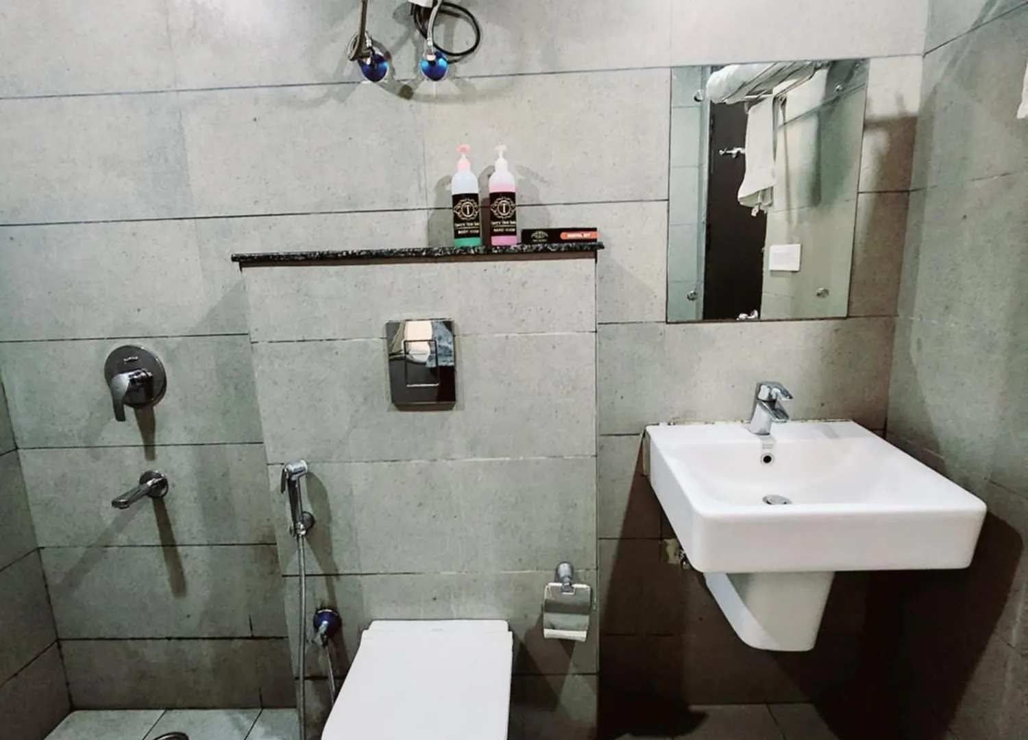 Tipsyy Inn 007 Gurgaon Guest house